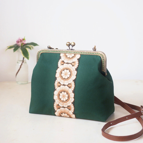 上品で華やか＊インド刺繍リボンの帆布がま口バッグ ショルダーバッグ