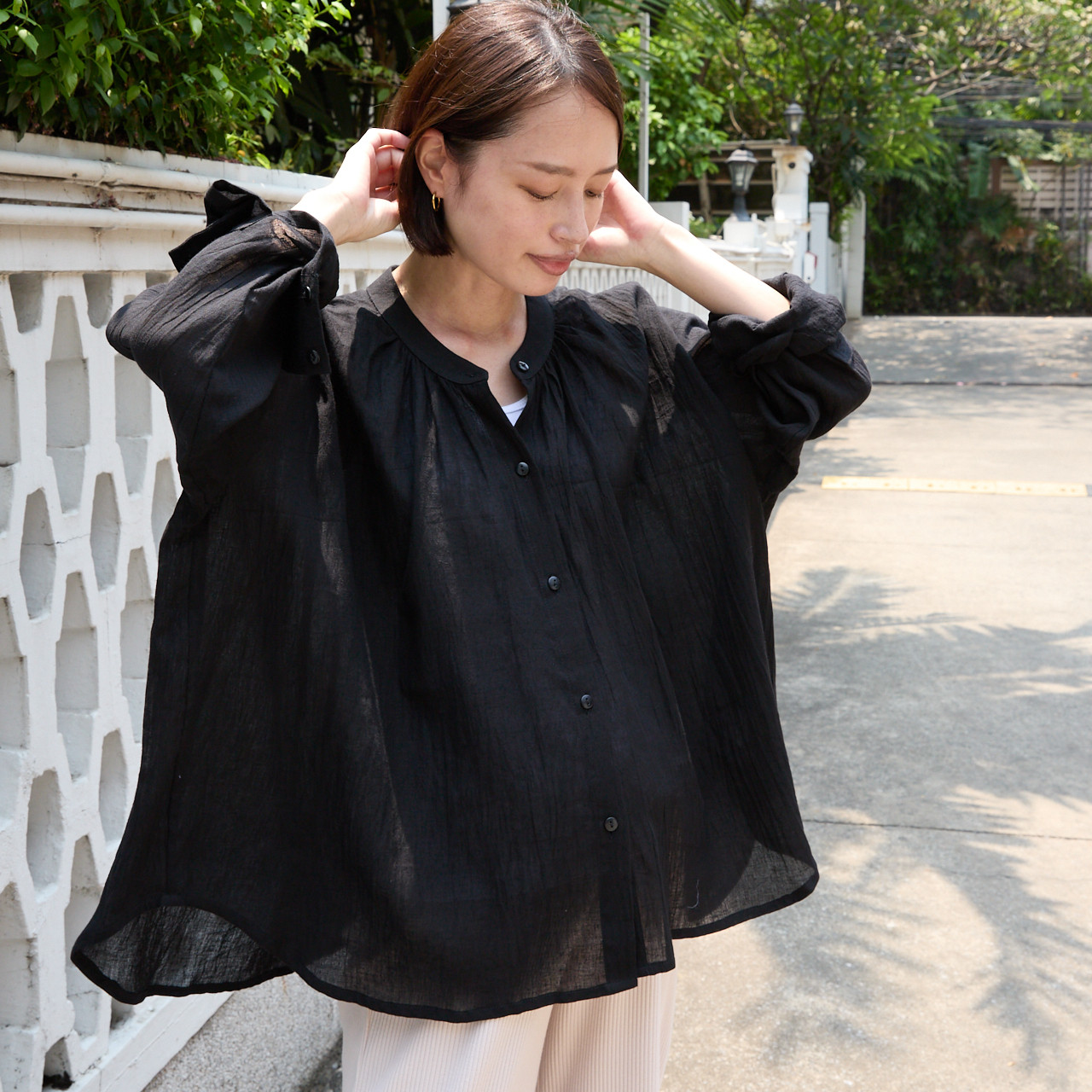 風通しの良い ふんわり柔らかライトコットン✨ 羽織る コットン シャツ　ブラック　0674BK