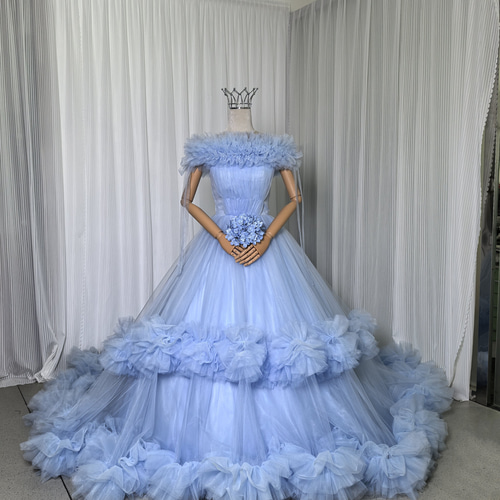 実例写真！カラードレス ブルー 爽やかで優しいブルー オフショルダー