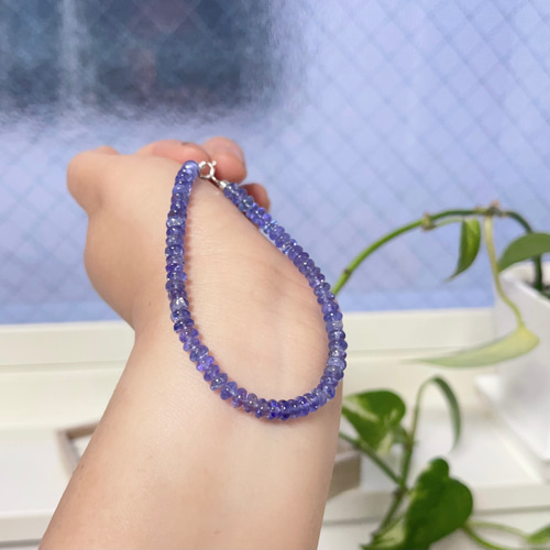 天然無処理タンザナイト ボタン形ブレスレット