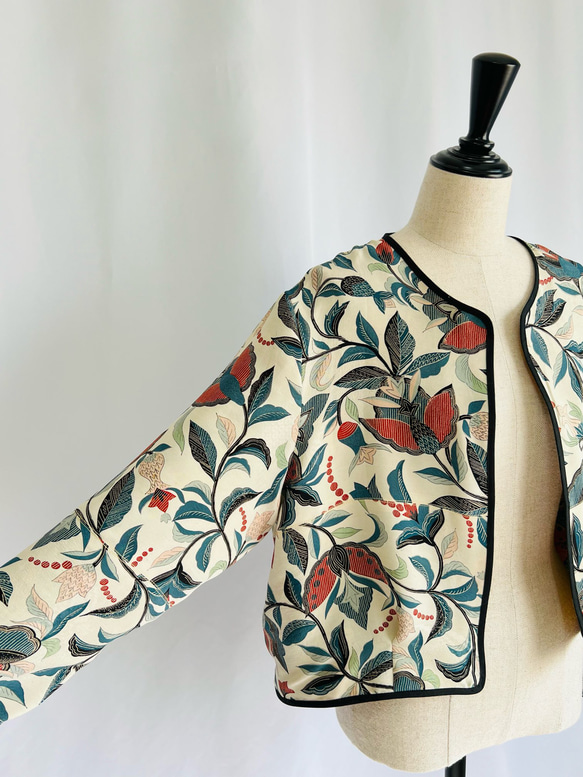vintage kimono 縮緬のリバーシブルショートジャケット　ボレロ　着物リメイク 6枚目の画像