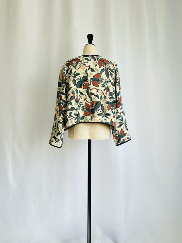 vintage kimono 縮緬のリバーシブルショートジャケット　ボレロ　着物リメイク 4枚目の画像