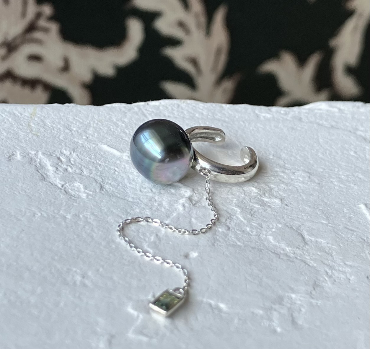 【送料無料】淡水パール&バイカラーサファイア・イヤーカフ（silver925）