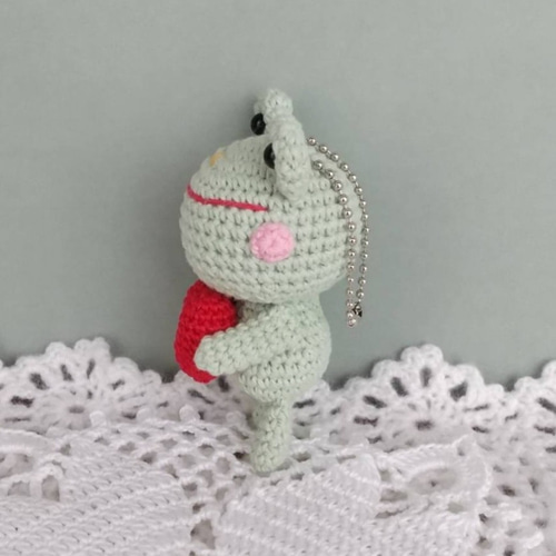 ハートを持ったカエルさん＊編みぐるみキーホルダー＊ あみぐるみ