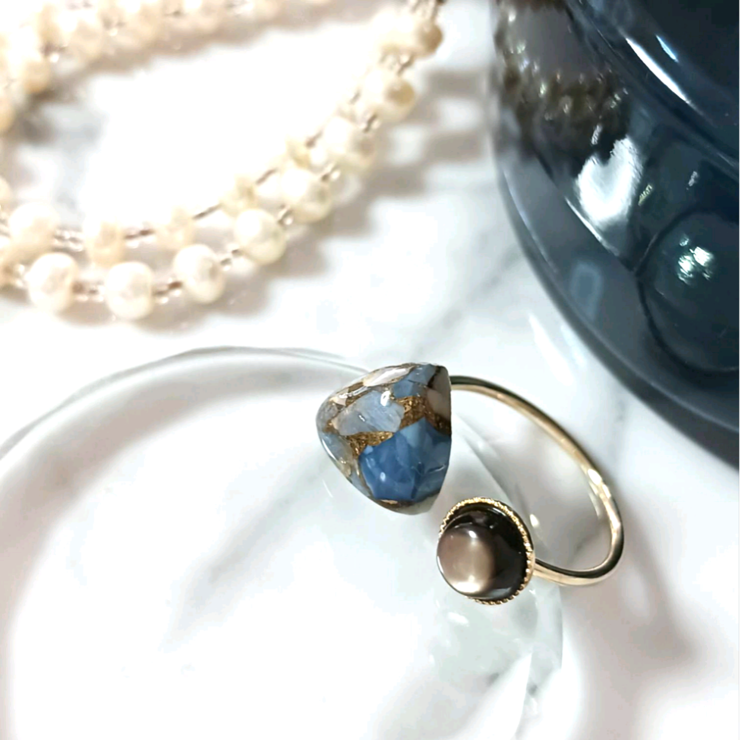 天然石フォークリング　ブルーオパール　10月誕生石　黒蝶貝　コンポジットストーン　三角リング