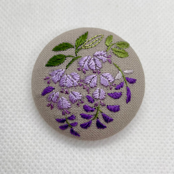 【専用】ハンドメイド　刺繍ブローチ　刺繍フレーム 藤 刺繍ブローチ 絹糸と色金糸の日本刺繍 ブローチ りん 通販 19116613