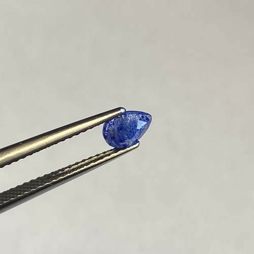 ラズライトインソーダライト 0.38ct アフガニスタン産 蛍光有