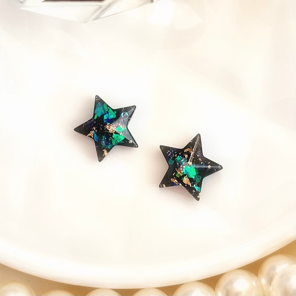 ♡送料無料♡ 星型ギャラクシーのレジンピアス　イヤリング　アクセサリー　 1枚目の画像