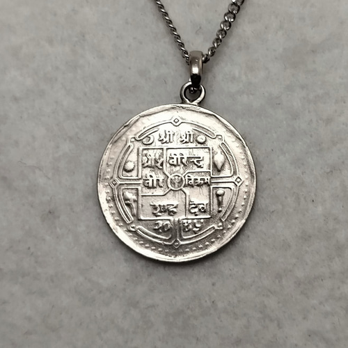 曼荼羅とトライデント ネパールのコインネックレス 着けっ放しOK