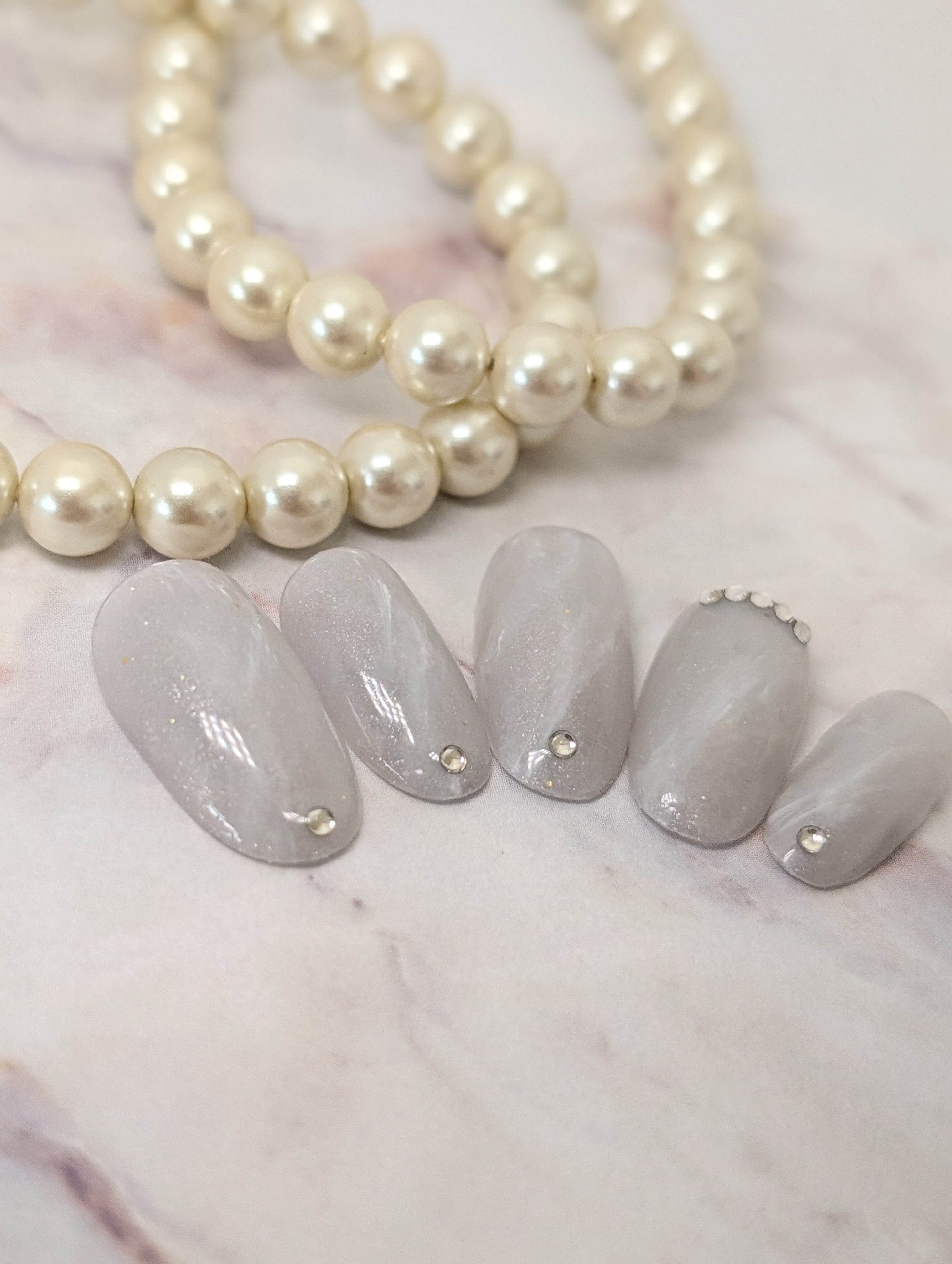 ホワイトグレージュ×ホワイトニュアンスネイル