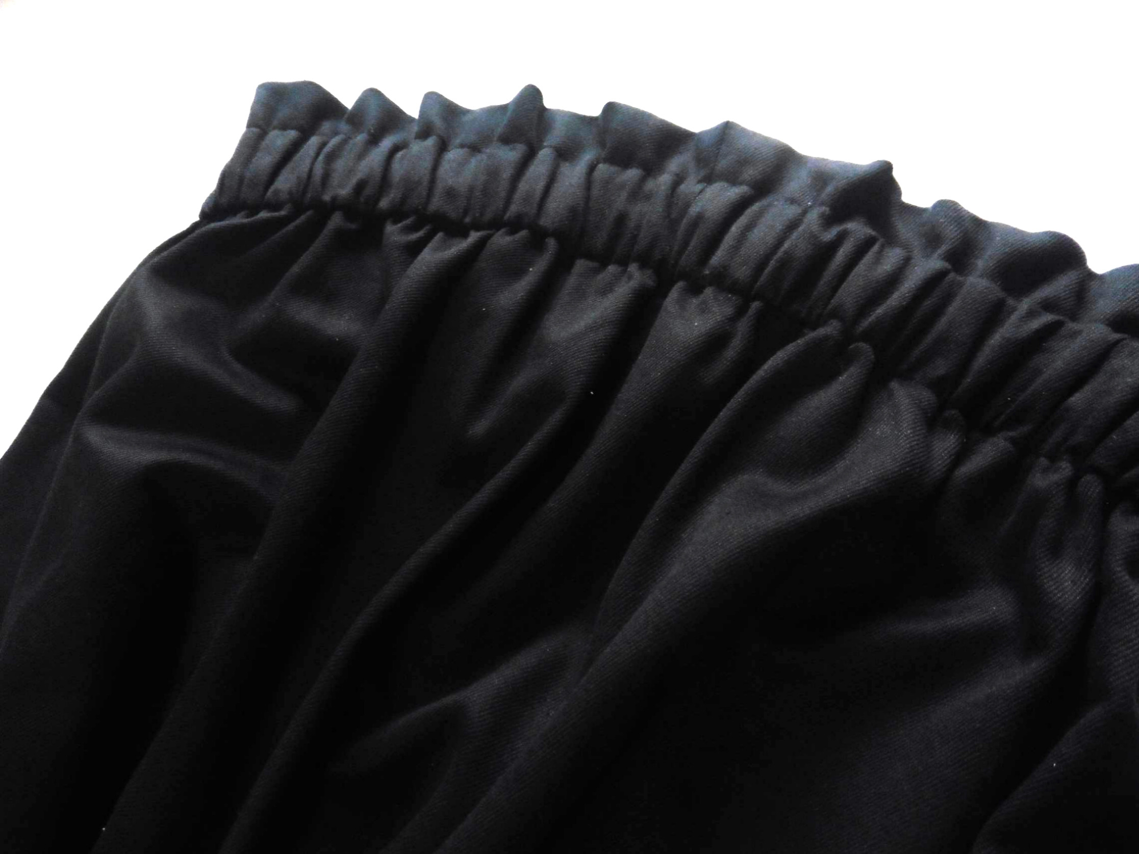 春夏向け 2タックルーズフィットリラックスパンツ『クロ』