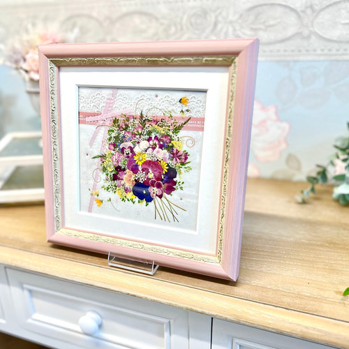 ギフトにも最適！可愛いピンクの花束押し花アート額 その他インテリア