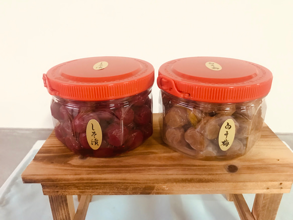 【母の日ギフト2025】☆無添加☆昔ながらの小梅セット（白干梅小梅300g、しそ漬小梅300g） 1枚目の画像