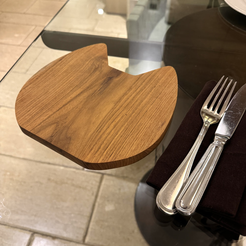 ネコちゃん✖️世界三大銘木 チーク無垢材 猫型 カッティングボード