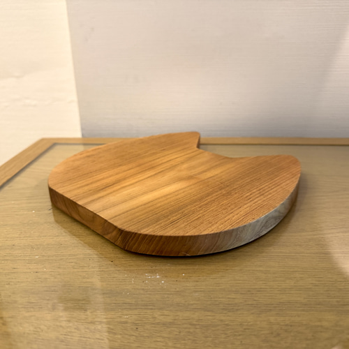 ネコちゃん✖️世界三大銘木 チーク無垢材 猫型 カッティングボード