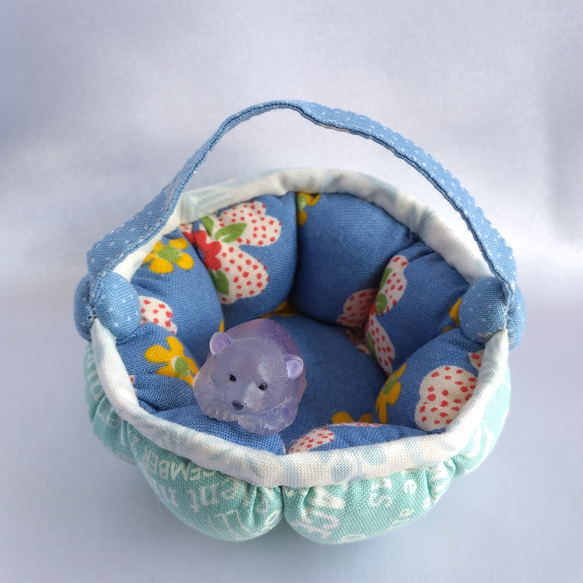 リバーシブルに仕立てたミニバスケット☆ふかふかのパフバスケット