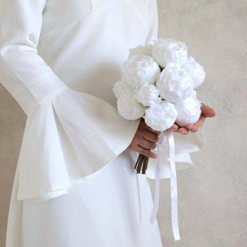 上品な芍薬(ピオニー)ブーケ／エレガントブーケ／ホワイトブーケ