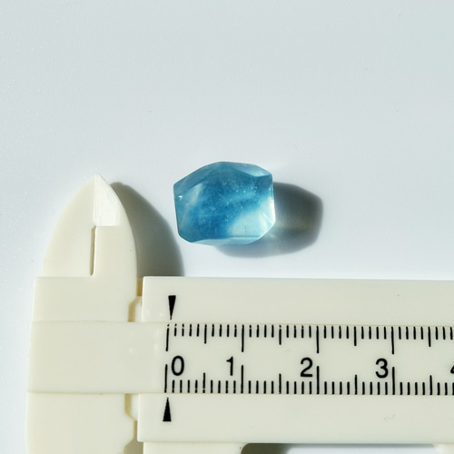 透明美発色アクアマリン◇フリーフォーム14mm 天然石 HAYSTONE 通販