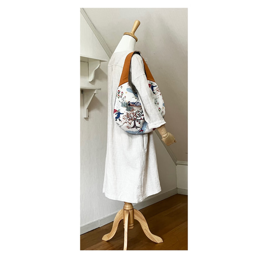 ☆再出品 たまご型バッグ ワンハンドル 北欧の物語8 トートバッグ  