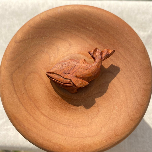 木製彫刻パラグアイ産アルパ　　　　　 ¥20,000安くなりました! ミニクジラ 彫刻 あたるの木 通販 19120332｜Creema(クリーマ
