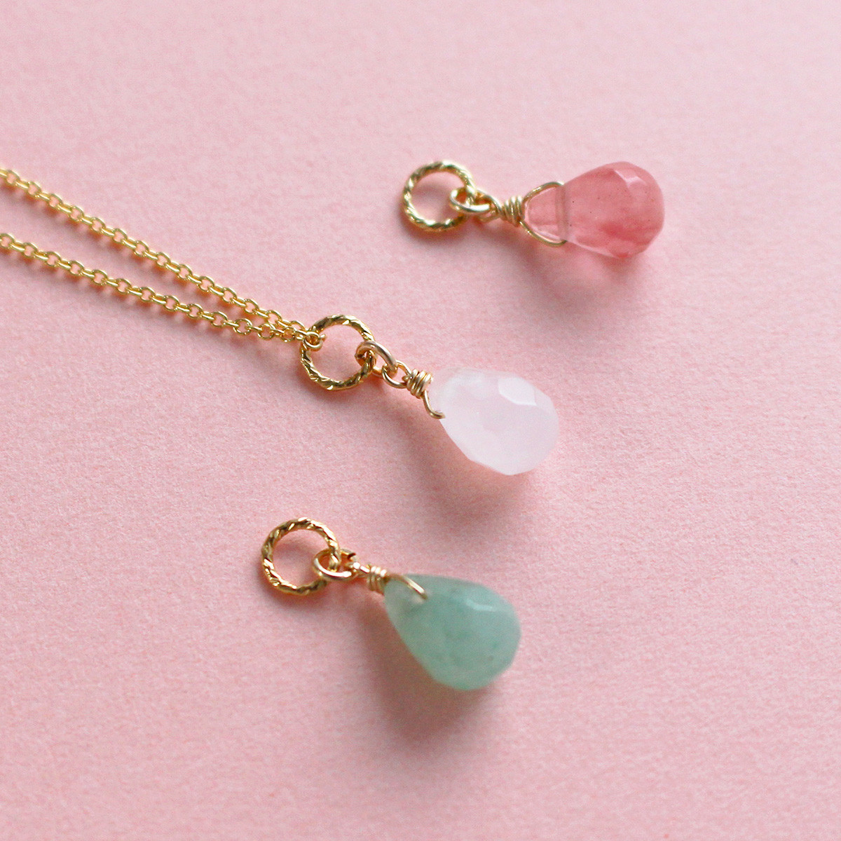 パステルカラー天然石3つのペンダント（K14GF）