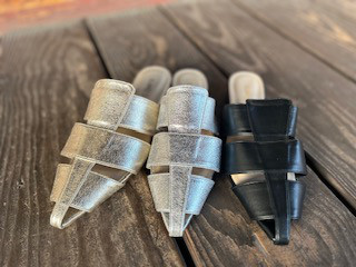 2025新作グルカミュール