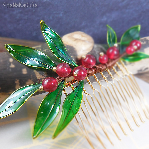 南天かざりのヘアコーム