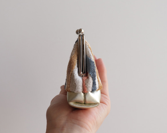 法國/天鵝絨親子搭扣錢包/配件包，天鵝絨布料和牛皮，多色 第2張的照片