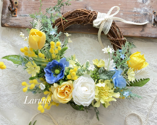 白ラナンキュラスとミモザとチューリップとブルーアネモネのスプリング