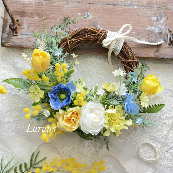 白ラナンキュラスとミモザとチューリップとブルーアネモネのスプリング