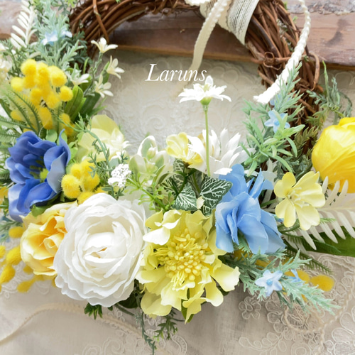 白ラナンキュラスとミモザとチューリップとブルーアネモネのスプリング