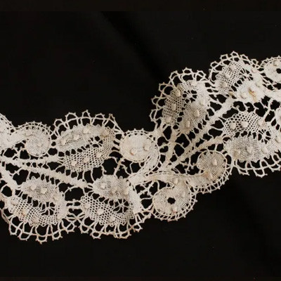 フランス製麻手編みレース（No.1237）