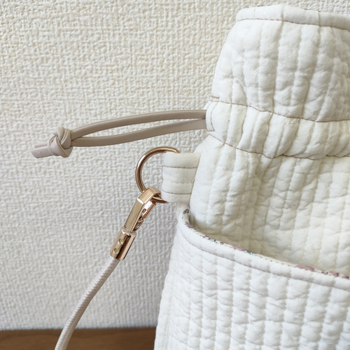 ヌビ リバティ 巾着 ショルダーバッグ ホワイト/ピンク/グレー サブ