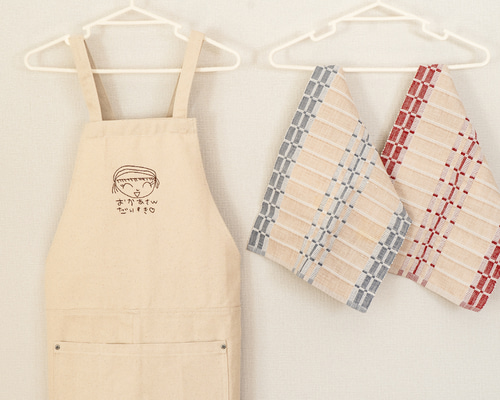 母の日のプレゼントにピッタリ//おえかき刺繍【エプロン】 エプロン