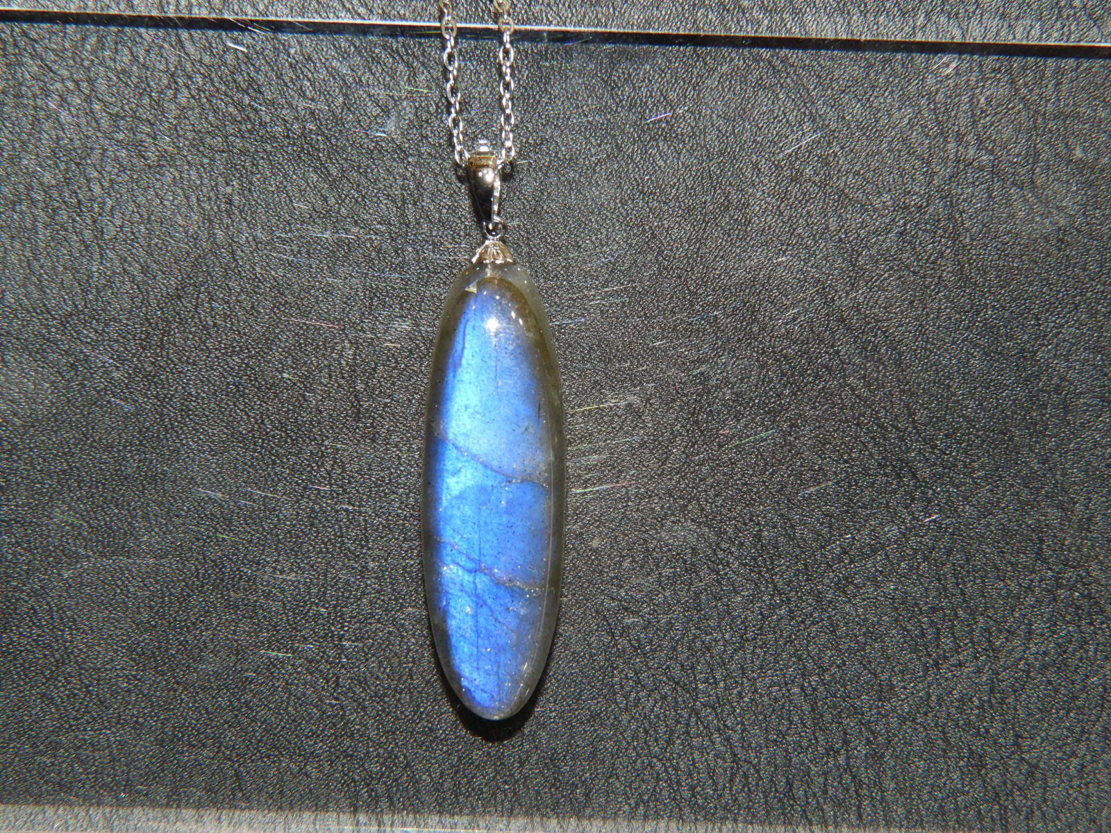 最高に美しいブルーシラー！ラブラドライトの一点物ペンダント！メイドインジャパン！　２０