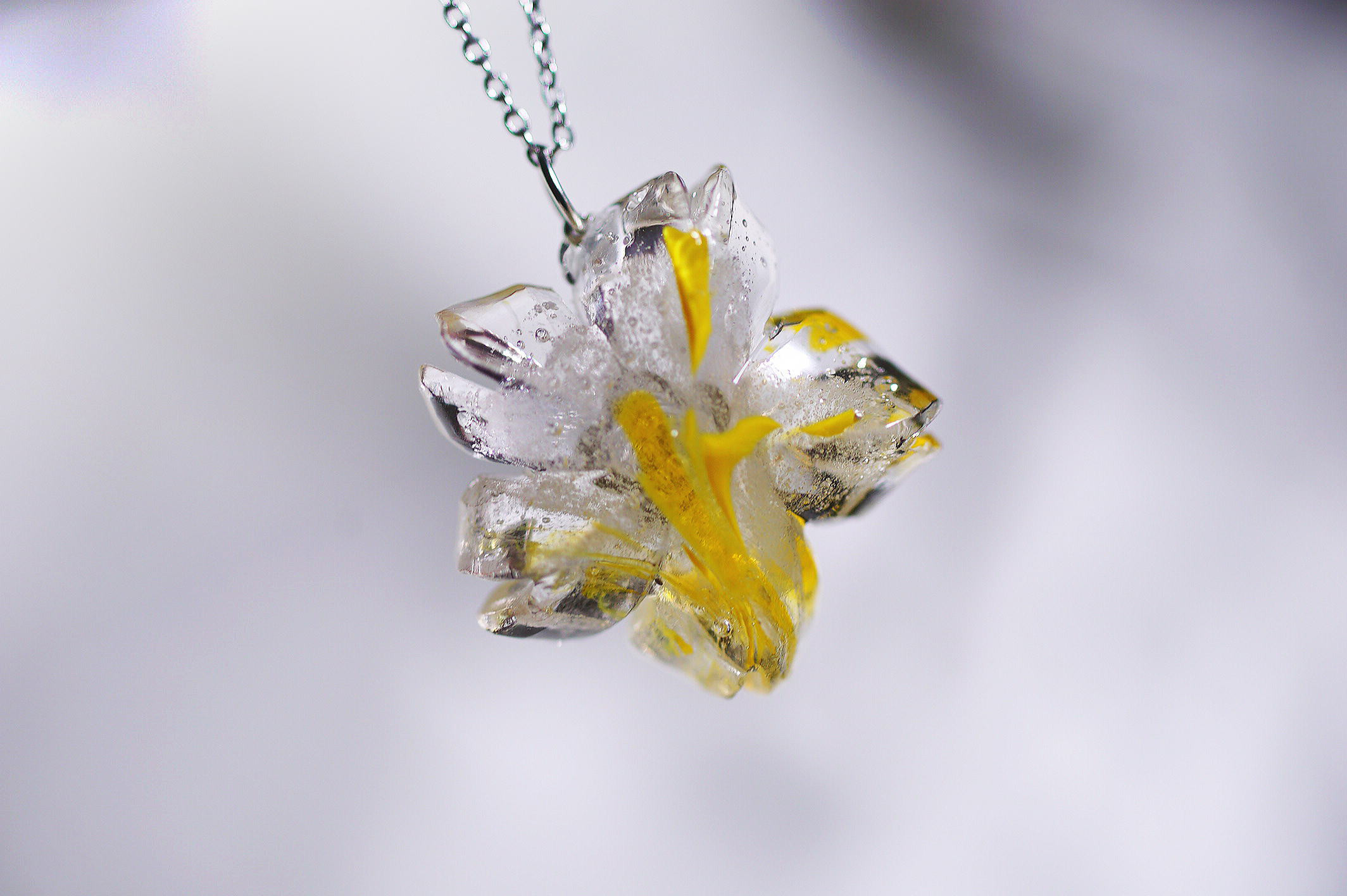 かんたん封入ペンダント / 瑠璃の一輪桜 ～ いのり ～