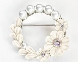 お取り置き11-30 ハンドメイド ブローチアクセサリー ミナペルホネン生地使用 ブローチ（花・ミナペルホネン生地使用・ハンドメイド