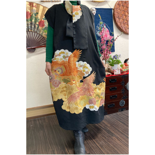 留袖(鶴柄)のワンピース(ストール付き) 着物リメイク