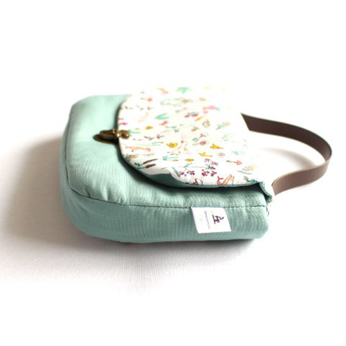 特集掲載作品』ティッシュケースつき♪ バッグ型のポーチ