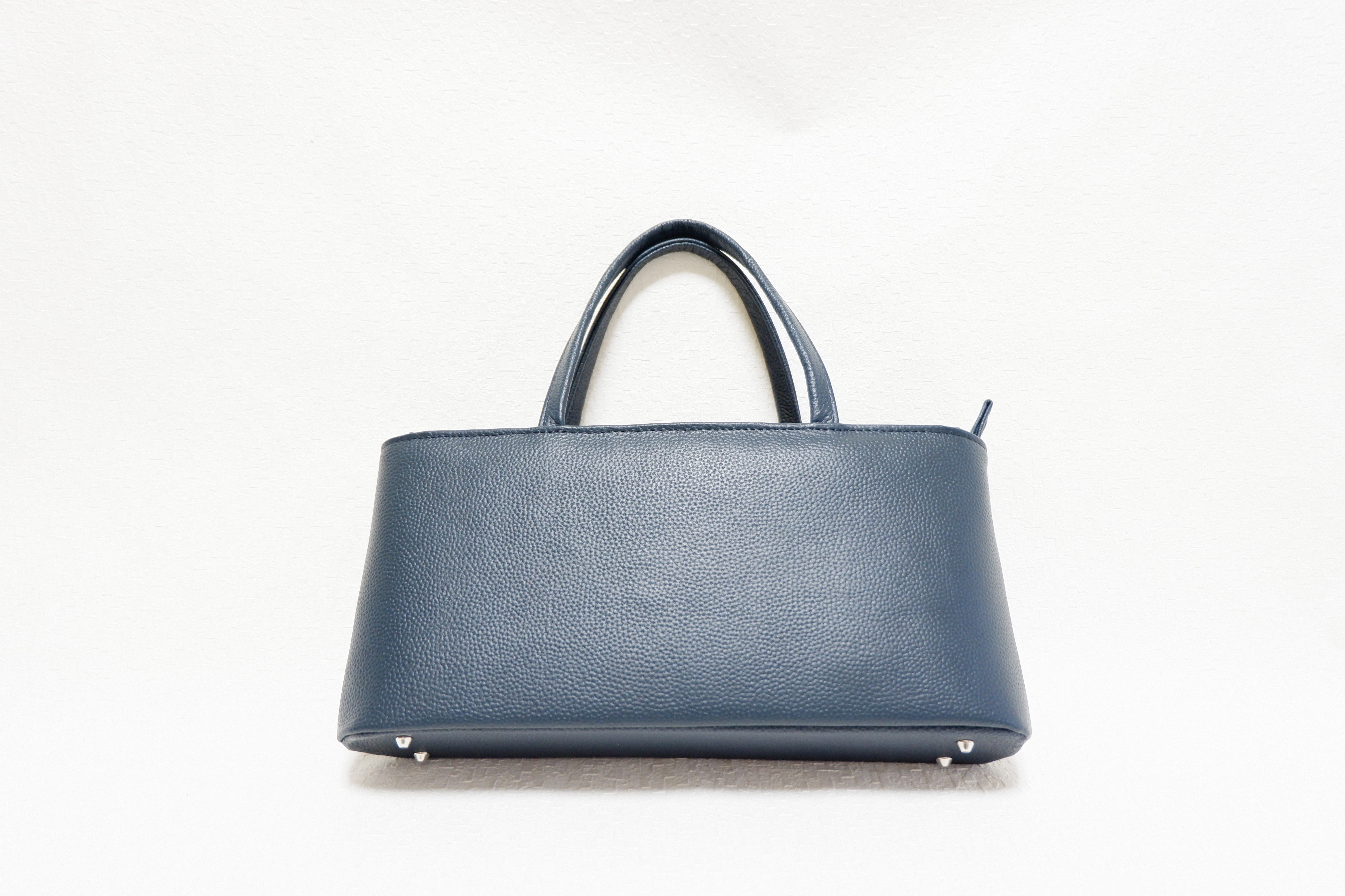 牛革　横長　手提げバッグ