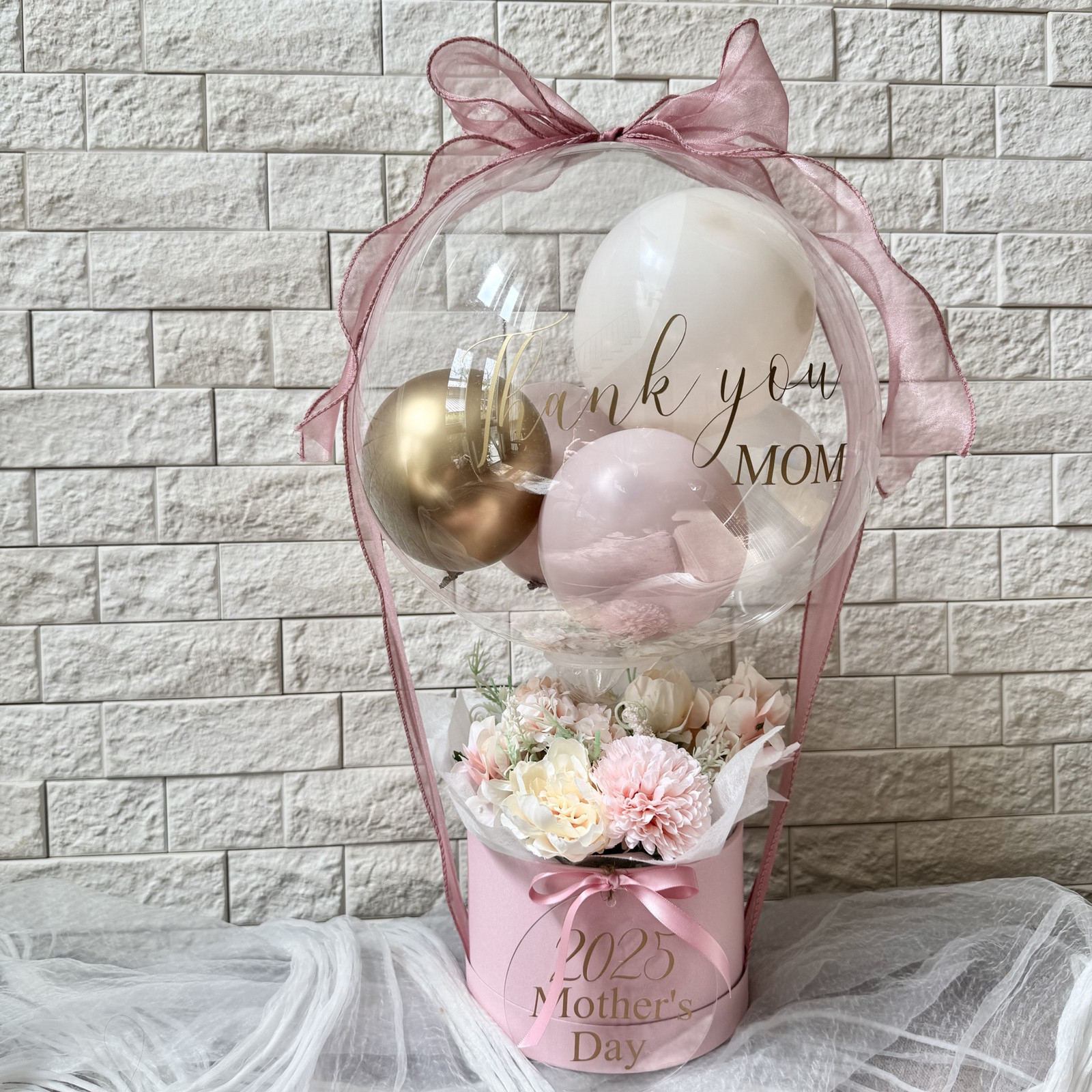 ボリュームあり♥文字入れ無料♥気球型バブルバルーンアレンジ♥