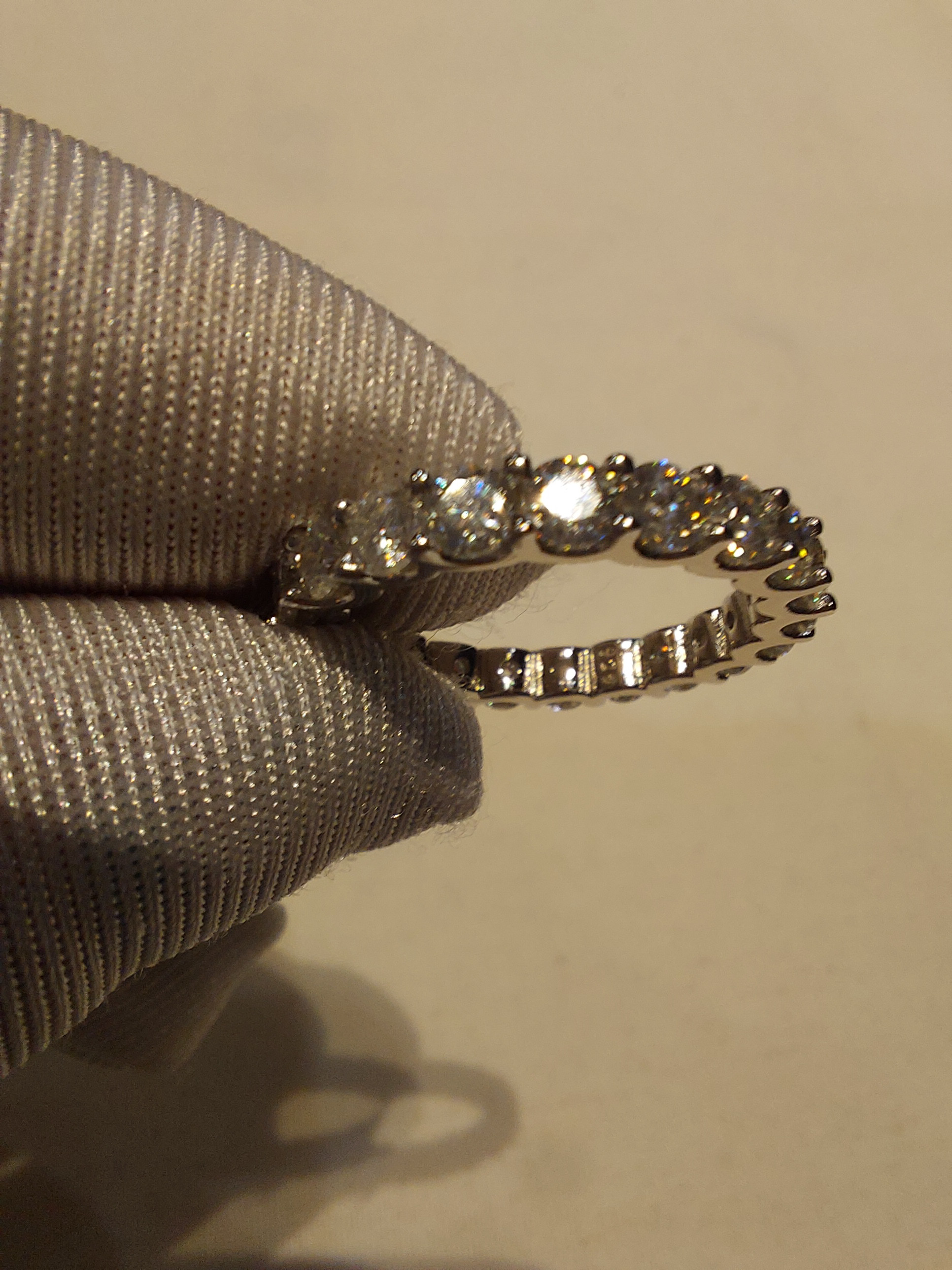 フルエタニティリング　3mm モアサナイト　18k ゴールド　ジュエリー　ラグジュアリー　キラキラ