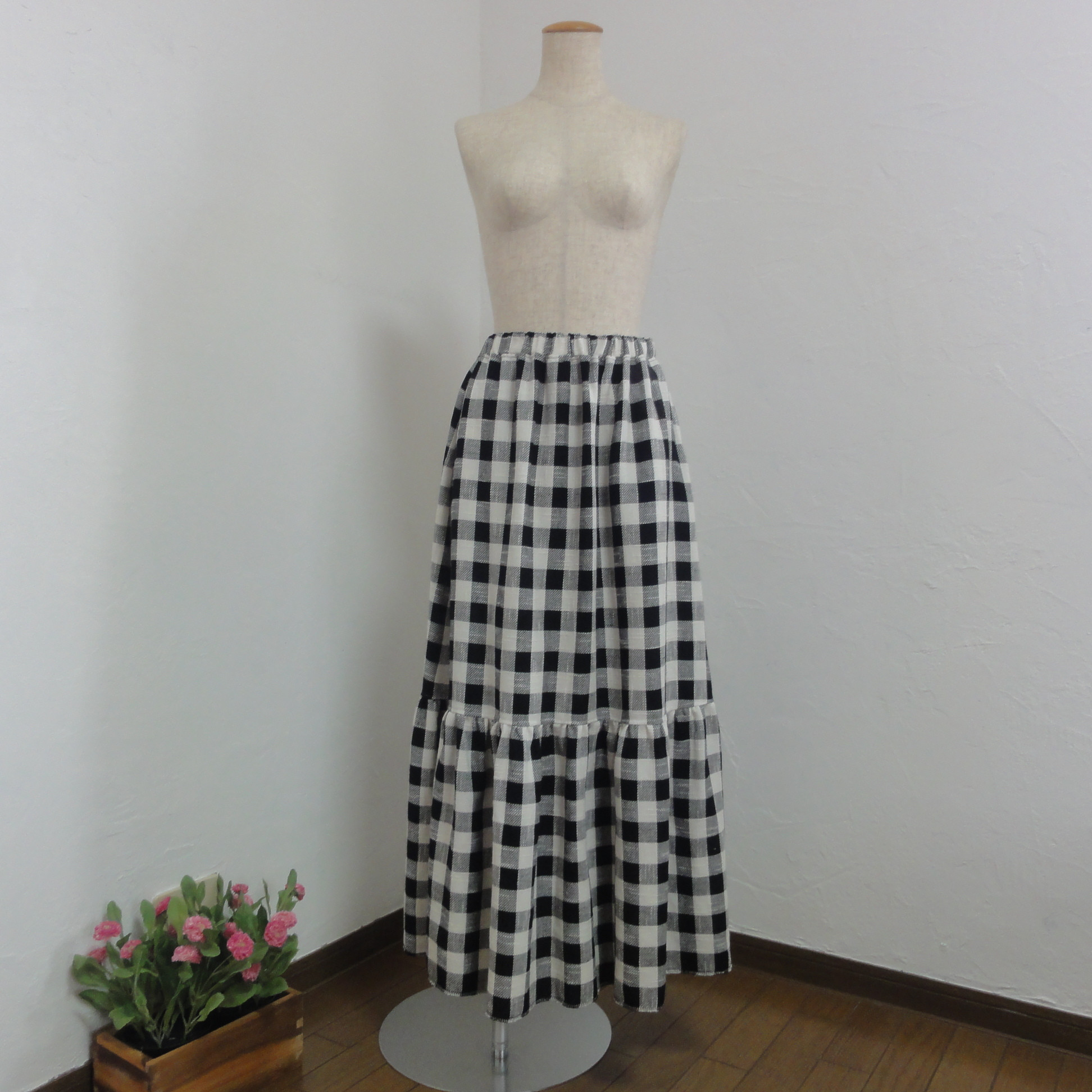 （長さ調整無料）リネン、シルク混の大人のティアードスカート・ブロックチェック