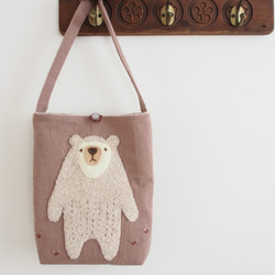 お腹ぽっこりくまさんが微笑ましいトートバッグ（ベージュ
