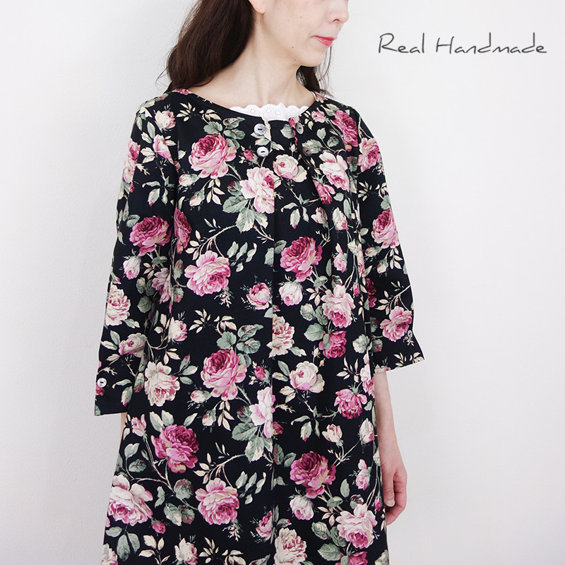 [予約販売] ブラックアンティークローズバックタックワンピース