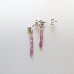 （獨一無二）寶石品質粉紅藍寶石漸變耳環（20 毫米，醫用不鏽鋼） 第6張的照片