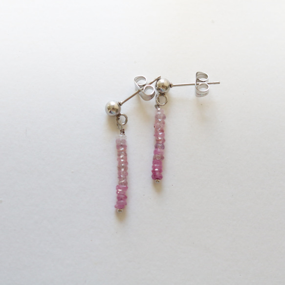 （獨一無二）寶石品質粉紅藍寶石漸變耳環（20 毫米，醫用不鏽鋼） 第6張的照片