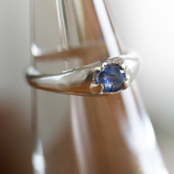 （獨一無二，925 銀）藍寶石戒指（5 毫米，8 號） 第4張的照片