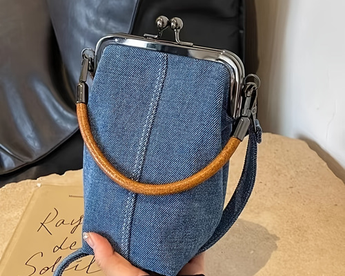 新作　2025年　デニムバッグ 2025年トレンドデニムバッグ、スマホ収納、カジュアル＆おしゃれ、通勤