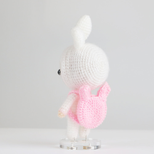 あみあみっこno白うさぎのお耳付きフードの着ぐるみのおもちちゃん